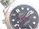 VSF厂复刻欧米茄海马Seamaster Diver 300M 钢带黑盘红针海马300高仿手表细节图